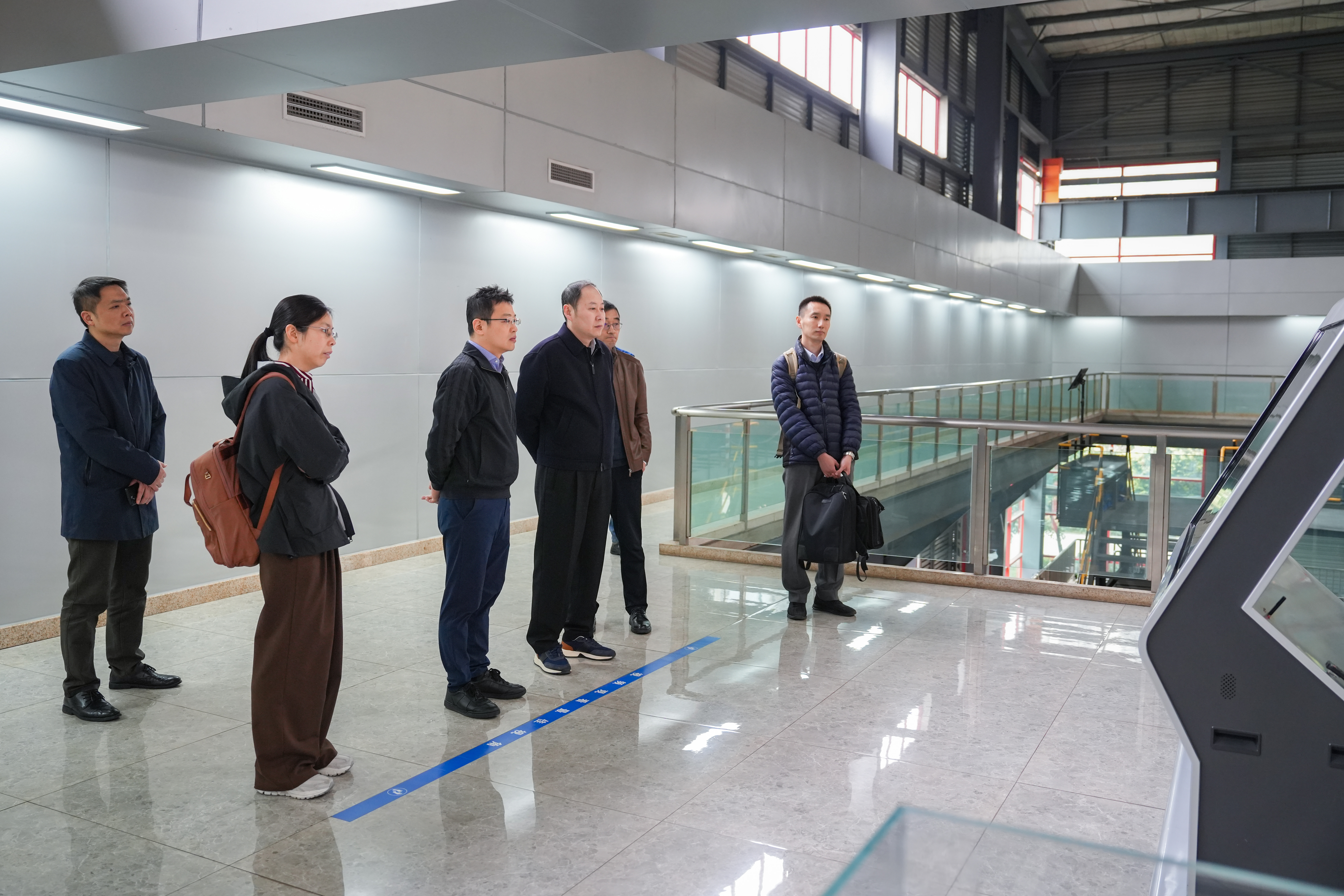 中信环境党委委员、副总经理王松一行到开云体育环境集团考察交流